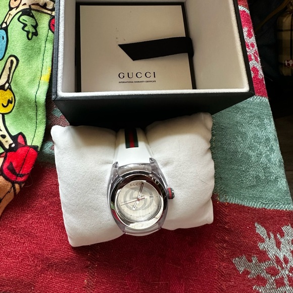 NWT Gucci watch - Picture 9 of 14